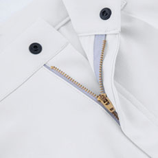 フロントは丈夫な3YGファスナー