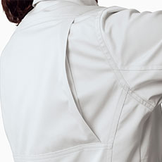 背中はノーフォーク仕様で作業が快適に行なえます。