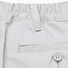 ウエストはシャーリング仕様でらくらく。