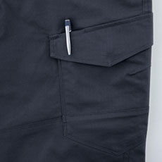 左脇横ポケットはペン差し付き