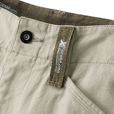 左前ループは綾テープループでワンポイントにもなるおしゃれなデザイン。