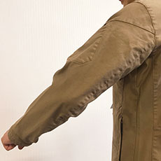 ひじ立体カッティングで動きやすい
