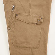 両脇カーゴポケット