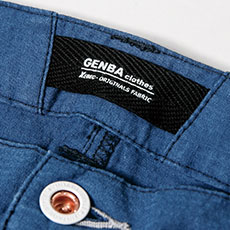 ヒジはプリーツ仕様で曲げ伸ばしラクラク