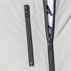 右ムネファスナーポケット