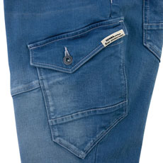 両脇フラップ付きカーゴポケット