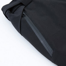 両脇止水ファスナーポケット