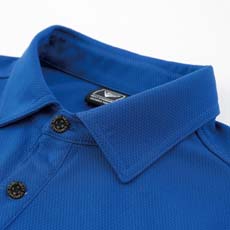 台襟仕様で清潔なきちんとした印象に