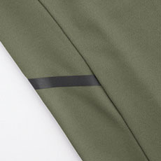 脇下に反射テープ付き