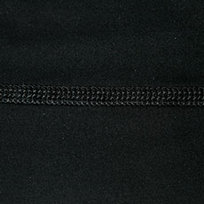 縫い目はフラットシーマで肌への密着度がアップ