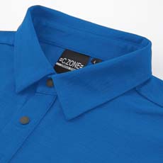 台襟仕様で清潔なきちんとした印象に