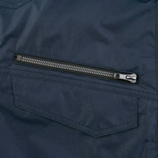 右胸ファスナーポケット