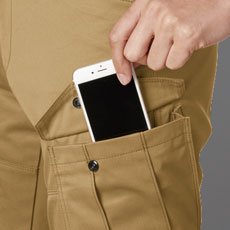 スマートフォン収納ポケット(左)