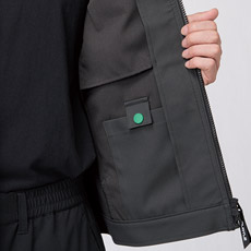 内ポケット(左・ドットボタン止め)