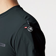 胸ペンさし（左）