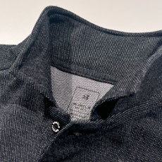 スタンディングワイヤー入りの襟