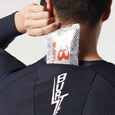 後ろ首元アイスパックポケット