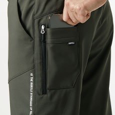 サイドジッパーポケット(左)、マルチポケット(左)