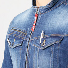 胸ペンさし(左)