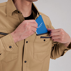 胸ペンさし（左）