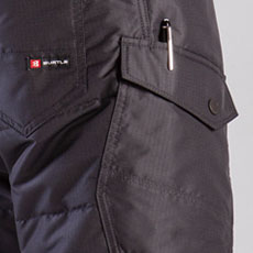 右ペン差し付き