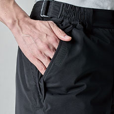 両脇ポケット(マジックテープ付き)