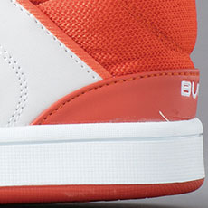 クッション性の高い特殊ラバー採用