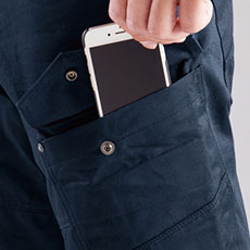 スマートフォン収納ポケット(左)