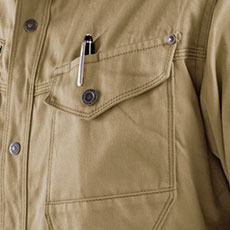 胸ペンさし(左)