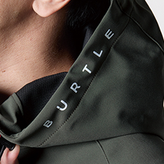 ロゴプリント(フード部分)