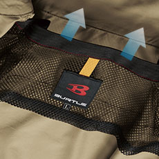 衣服内の空気の循環を促す、背裏エアダクト(ボタン止め)[エアーホース]