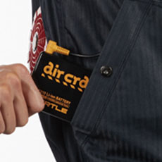 右脇バッテリーポケット(ドットボタン止め)