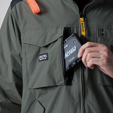 バッテリー収納ポケット