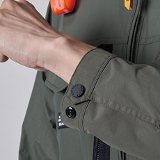 カフスアジャスター