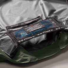 通気エアダクトポケット(保冷剤収納が可能)、襟ダイレクトエアー