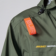 ハーネスフックハンガー取付ベルト&取り出し口