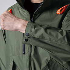 カフスアジャスター