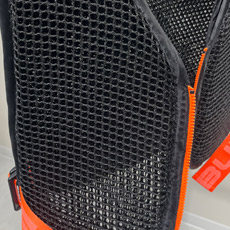 メッシュ素材で空気の流れをスムーズに