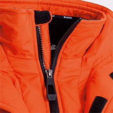 チンガード、脱着式フード