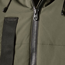 フロントファスナーに反射機能付き