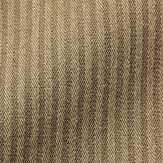 細めのストライプで大人かっこいい印象に