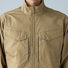 両胸フラップポケット付き