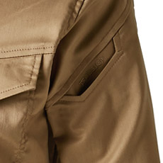 左袖マルチスリーブポケット。ペン差し程度がおすすめです