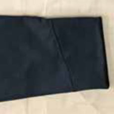 袖口の形状を変更(腕まくりがしやすくなりました)。