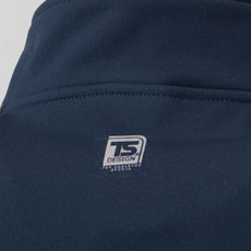 背中のプリントを変更。