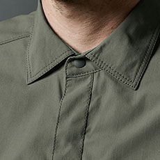 ものを傷つけにくい隠しボタン仕様