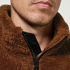 暖かさと安全をサポートするチンガード