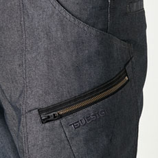 左カーゴポケットロゴ刺繍