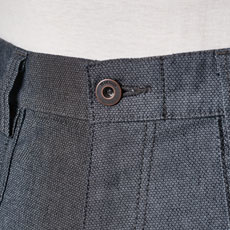 ロゴ入りフロントタックボタン