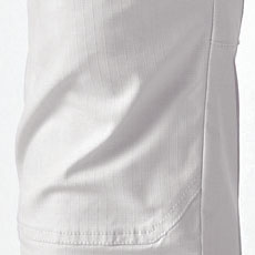 膝部分は2枚当てで補強